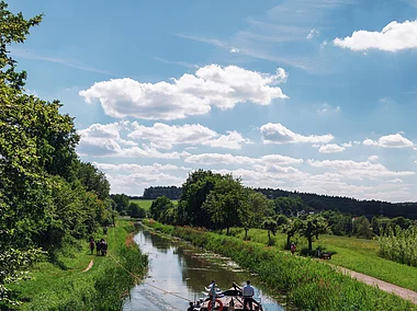 Treidelschiff Elfriede auf dem alten Ludwigskanal (Burgthann, Nürnberger Land)