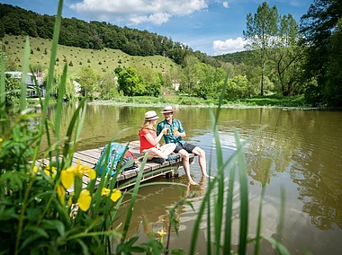 Pause am Steg an der Altmühl (Naturpark Altmühltal)